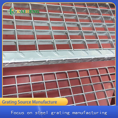 แผ่นบันไดสแตนเลส T3 สำหรับใช้ในร่มในโรงงานเคมี