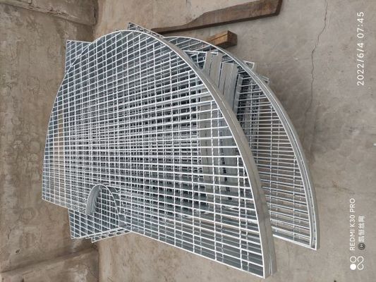 ตะแกรงโลหะเหล็กรูปพิเศษสีเงิน Customized