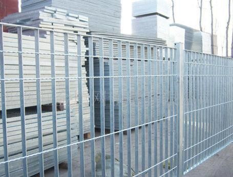 ตะแกรงเหล็กชุบสังกะสี 1.5 นิ้วลวดตาข่ายเหล็กตาข่ายสำหรับฟาร์มวิลล่า