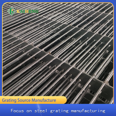HDP Metal Grate Fencing Enclosure ตารางสังกะสีสำหรับการก่อสร้างกรงสัตว์