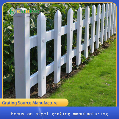 รั้วสนามหญ้า PVC ขนาดเล็กรั้วตาข่ายรั้ว Guardrail