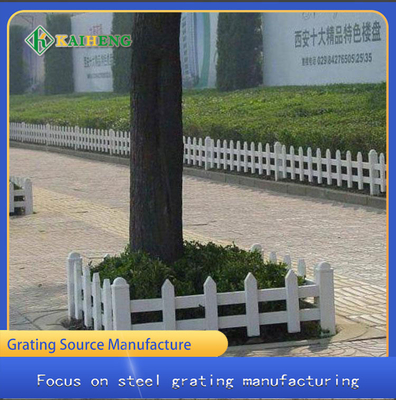 รั้วสนามหญ้า PVC ขนาดเล็กรั้วตาข่ายรั้ว Guardrail