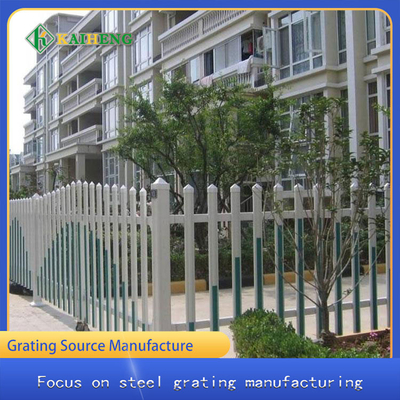 รั้วสนามหญ้า PVC ขนาดเล็กรั้วตาข่ายรั้ว Guardrail
