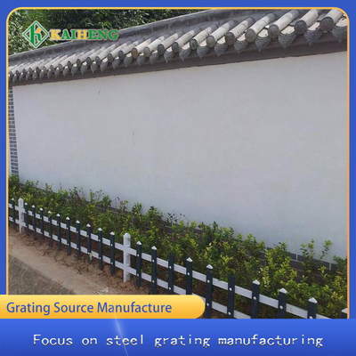 รั้วสนามหญ้า PVC ขนาดเล็กรั้วตาข่ายรั้ว Guardrail